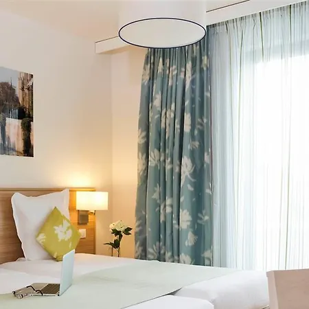 Adagio Paris Aparthotel 4*