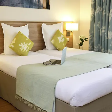 Adagio Paris 4*