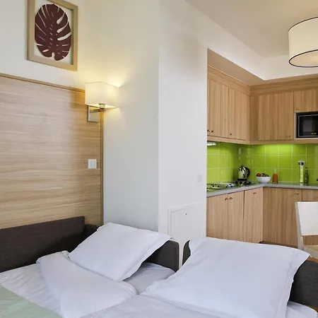 Adagio Paris 4*