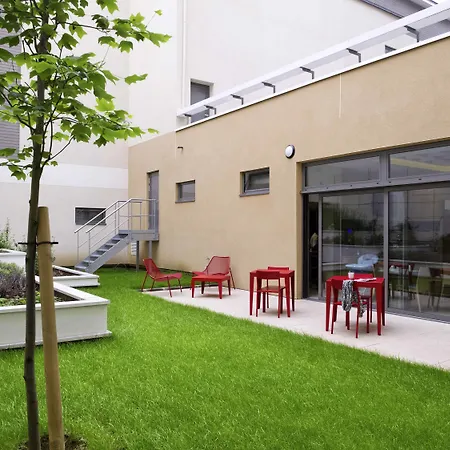 Adagio Paris Aparthotel 4*