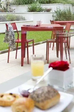 Adagio Paris 4*