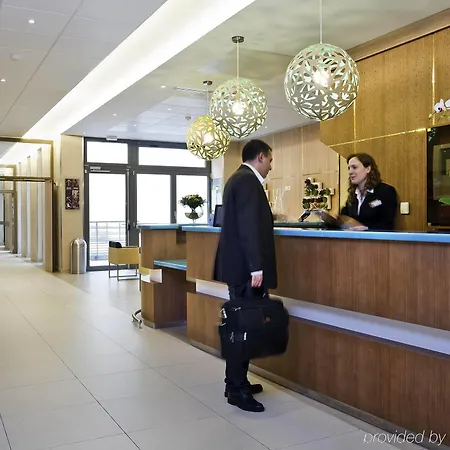 Adagio Paris 4*